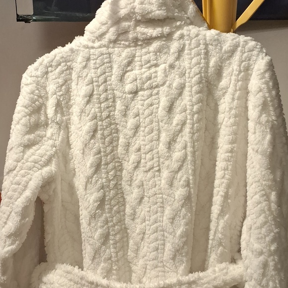 Room Service Women's White Plush Robe - Picture 10 of 10